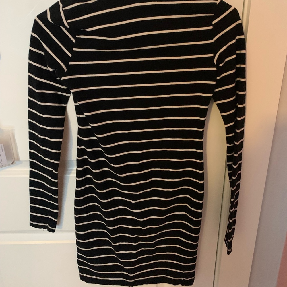 H&M B&W Stripe Size XS Long Sleeve Short Dress
